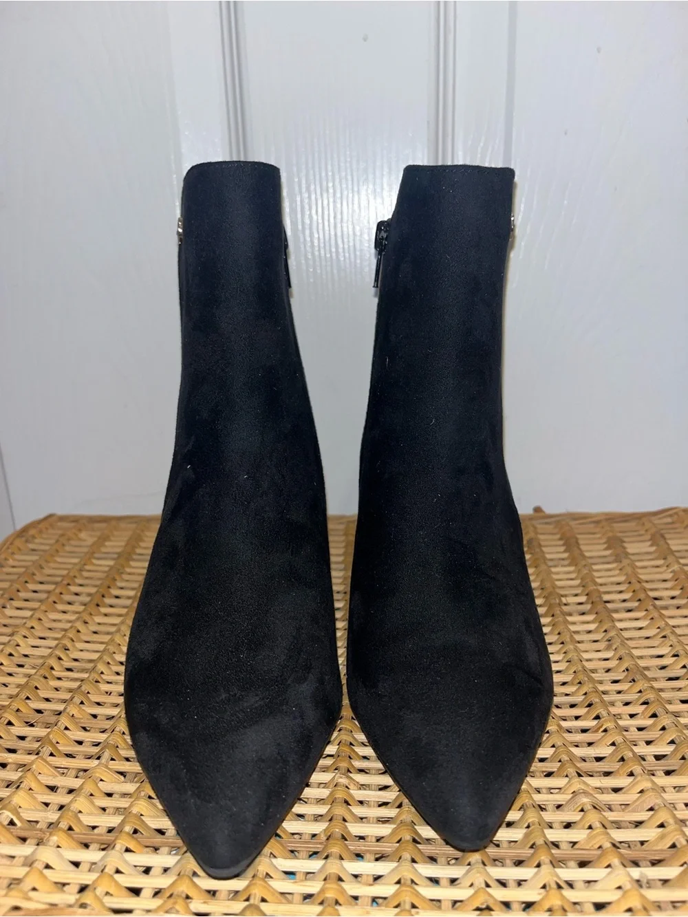 GIANI BERNINI Carminee memory foam kitten heel ankle booties